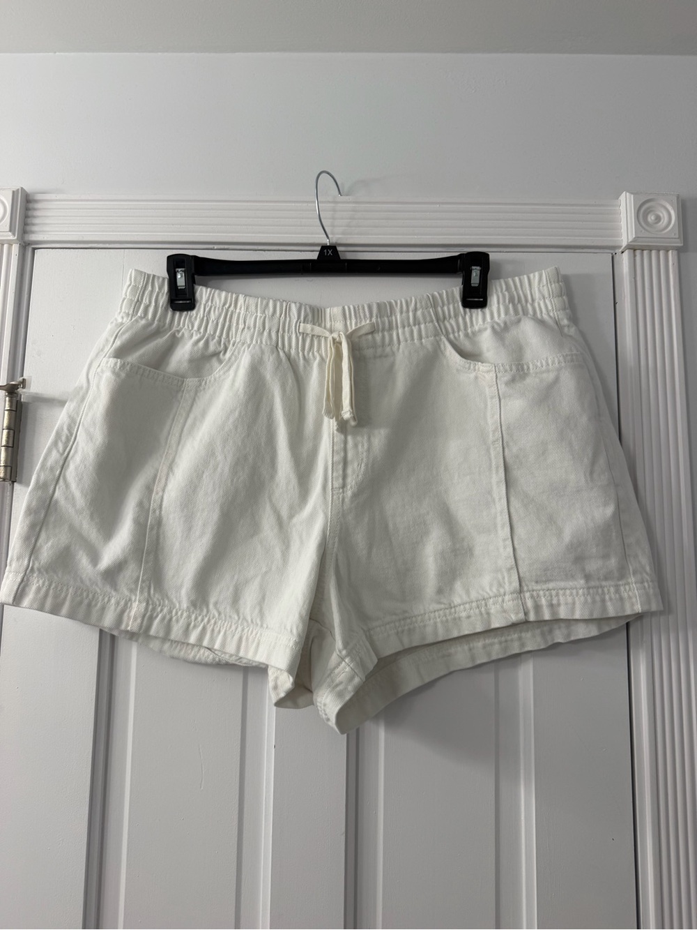 Universal Thread Cream Drawstring Cotton-Blend Shorts